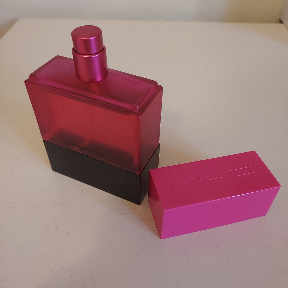 M.A.C. Candy Yum-Yum Perfume♡